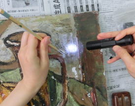 絵の具層欠損部への充填 絵画の保存修復作業39
