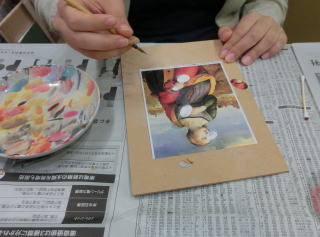 補彩の練習版 絵画の保存修復作業32