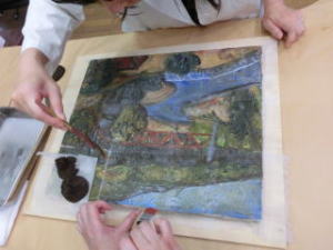 表打ち 絵画の保存修復作業34