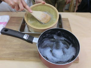 絵画の保存修復作業9.21