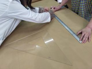 変形修正仮木枠 絵画の保存修復作業33