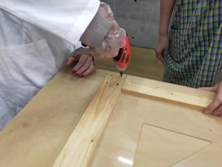 仮木枠の準備 絵画の保存修復作業31